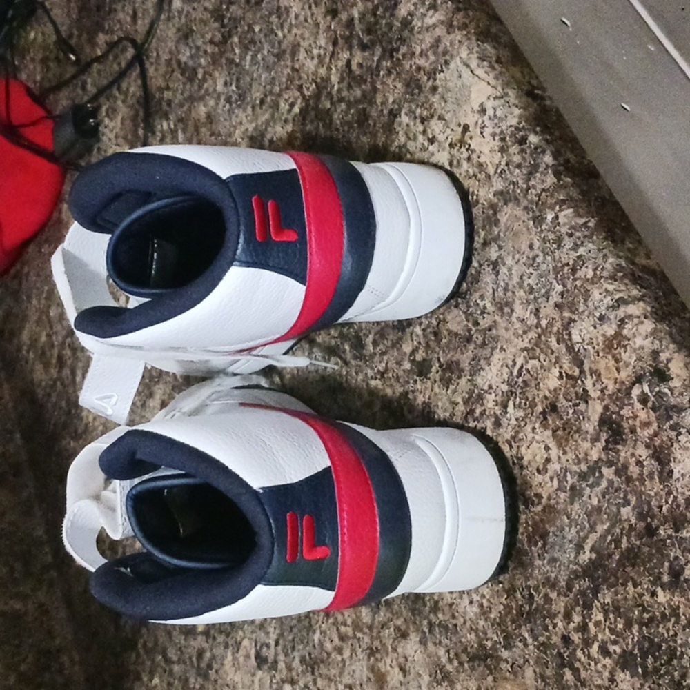 OG Fila strap and lace up tennis shoes - Picture 3 of 5